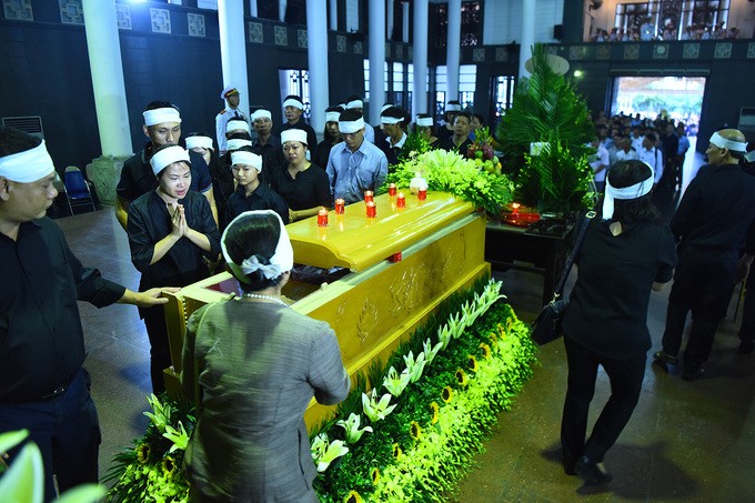 Hàng nghìn người tiễn đưa GS Phan Huy Lê ảnh 1