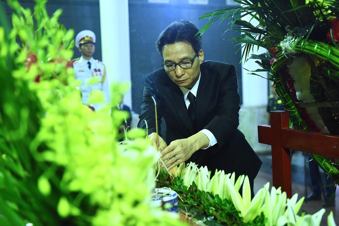 Hàng nghìn người tiễn đưa GS Phan Huy Lê ảnh 4