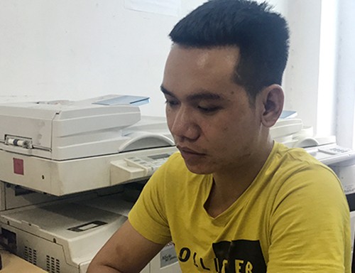 Cảnh sát phá cửa nhà hàng ở Sài Gòn có tiếp viên bán dâm ảnh 3