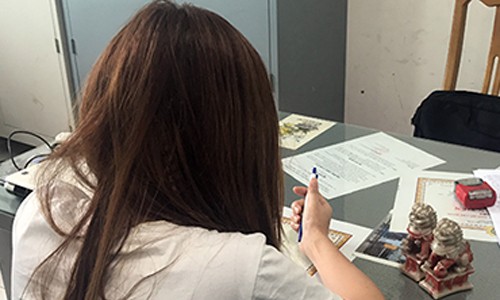 Cảnh sát phá cửa nhà hàng ở Sài Gòn có tiếp viên bán dâm ảnh 2