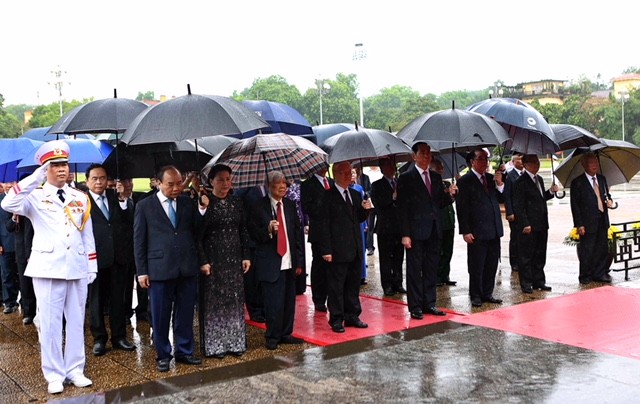 Lãnh đạo Đảng, Nhà nước dâng hương tưởng niệm các Anh hùng liệt sĩ ảnh 3