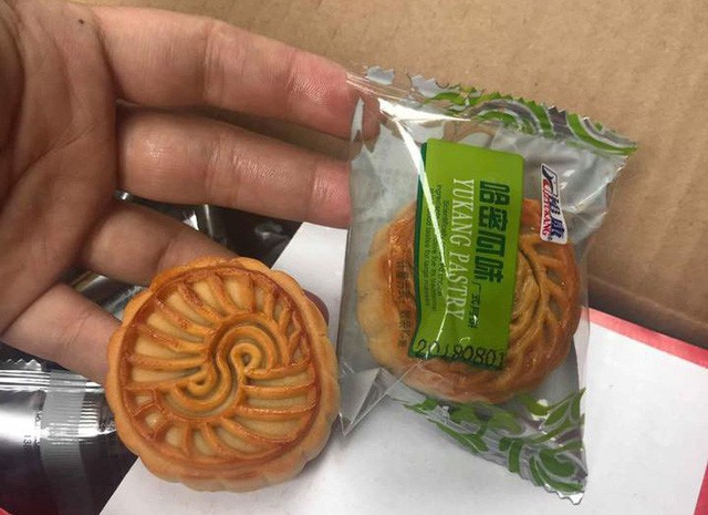 Tràn ngập bánh trung thu Trung Quốc 2.200 đồng/chiếc, hạn sử dụng tới nửa năm ảnh 1