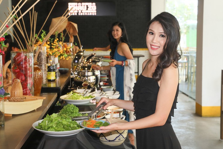 Thí sinh HHVN 2018: khám phá chuỗi nhà hàng đa phong cách tại Cocobay Đà Nẵng ảnh 5