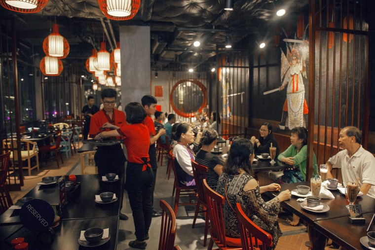 Thí sinh HHVN 2018: khám phá chuỗi nhà hàng đa phong cách tại Cocobay Đà Nẵng ảnh 7