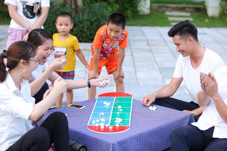 Hàng nghìn du khách đến với phố đi bộ FLC Sầm Sơn trong dịp nghỉ lễ 2/9 ảnh 4