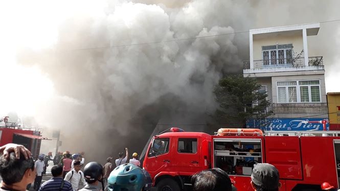 Cháy lớn quán bar ở trung tâm Đà Nẵng ảnh 3