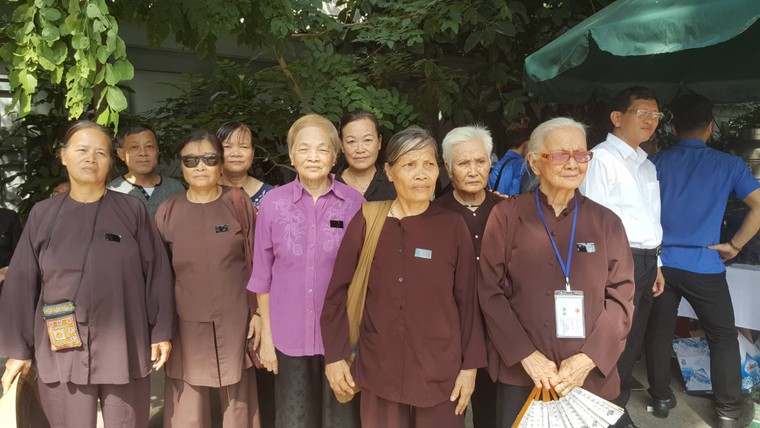 Món quà của Chủ tịch nước và vành khăn trắng ngày Quốc tang ảnh 10