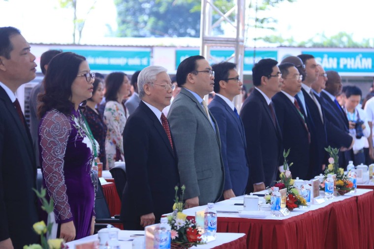 Tổng bí thư: 'Tập trung đổi mới mô hình quản trị, tự chủ đại học' ảnh 1