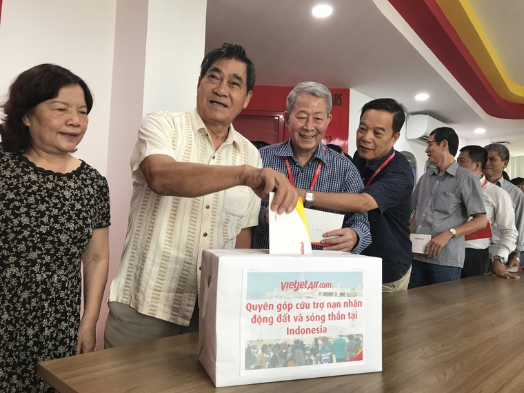 Chuyến bay cứu trợ nạn nhân động đất - sóng thần tại Indonesia của Vietjet Air đã cất cánh ảnh 5