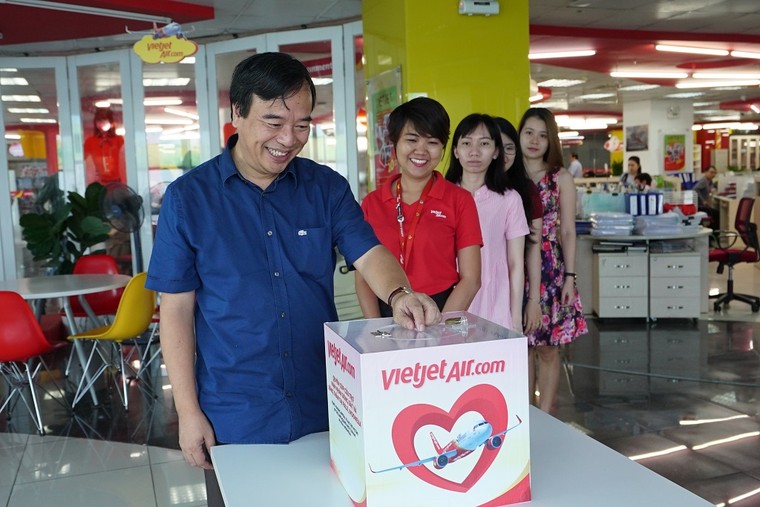 Chuyến bay cứu trợ nạn nhân động đất - sóng thần tại Indonesia của Vietjet Air đã cất cánh ảnh 6