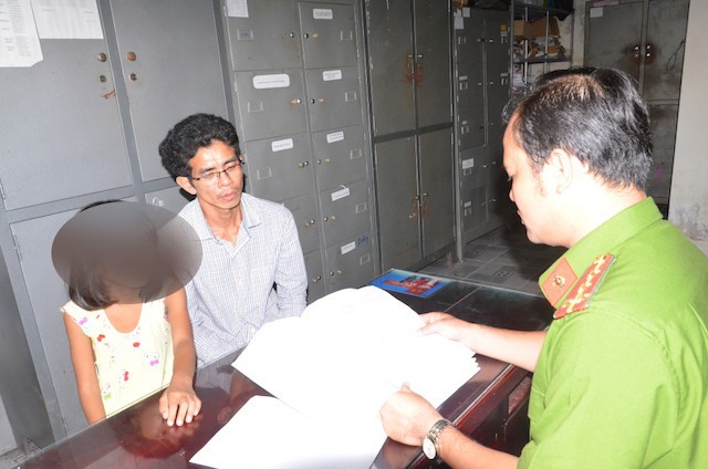 Cha ruột thuê giang hồ bắt con gái 7 tuổi ảnh 2