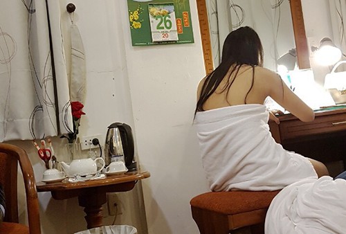 Cảnh sát đột kích nhà hàng ở Sài Gòn, tạm giữ hơn 70 người ảnh 2