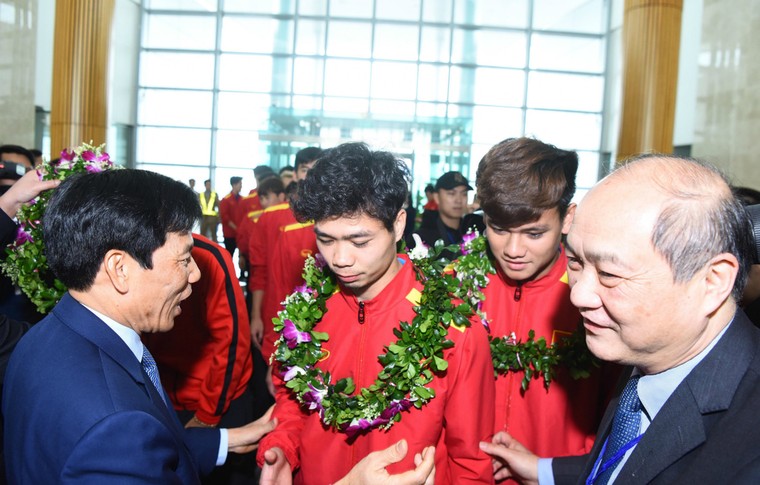 Thầy Park và học trò rạng rỡ ngày về Việt Nam ảnh 7