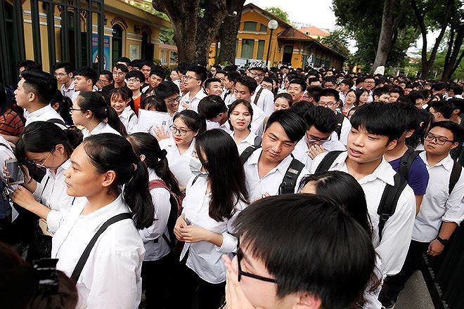 Bộ trưởng Giáo dục: Lo lắng thì có, nhưng chùn bước thì không ảnh 1