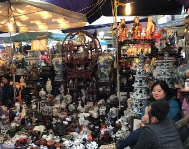 Người Hà Nội chen chân trên phố Hàng Mã, hàng Lược sắm Tết ảnh 18