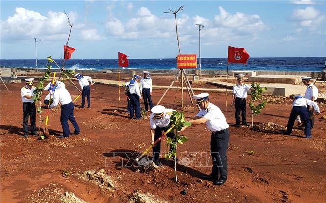 Tết ấm áp của những người lính Trường Sa ảnh 4