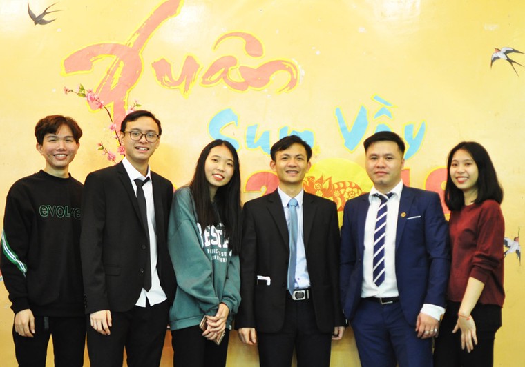 'Xuân sum vầy' của du học sinh Việt tại Nga ảnh 10