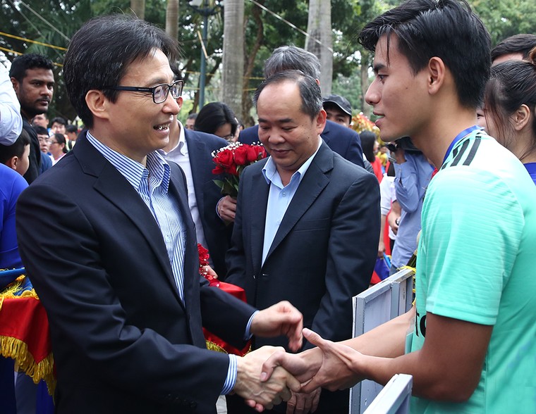 Rộn rã lễ hội Bơi chải thuyền rồng Hà Nội mở rộng 2019 ảnh 1