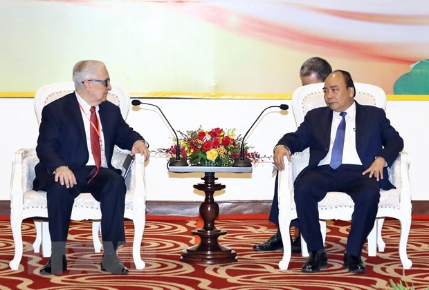 Thủ tướng Nguyễn Xuân Phúc tiếp các nhà đầu tư tại Nghệ An ảnh 3