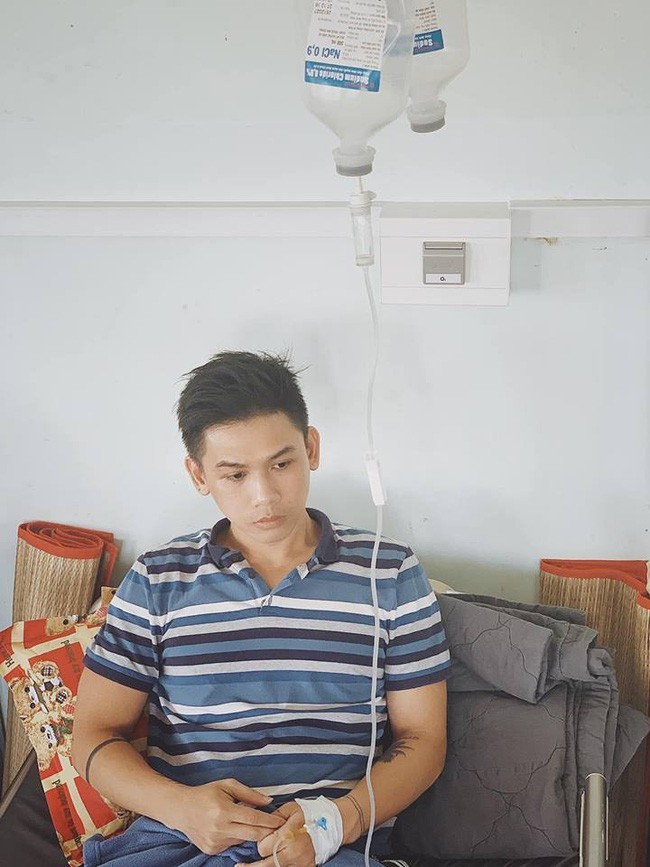 Căn bệnh nguy hiểm khiến nam ca sĩ trẻ người Việt suýt liệt nửa người ảnh 1