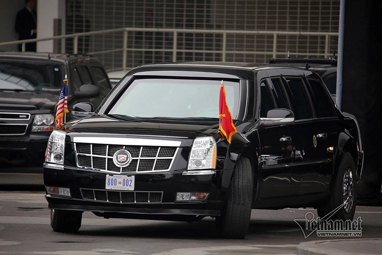 Quả cầu đen bí ẩn trên nóc xe hộ tống Tổng thống Trump ảnh 8