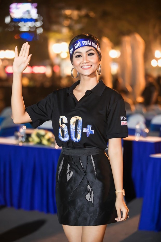 H’Hen Niê ví ba như Đại sứ Giờ Trái Đất của riêng mình ảnh 3