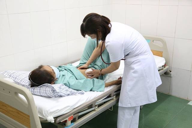 Bệnh viện tỉnh ghép thận không cùng huyết thống và nhóm máu thành công ảnh 1