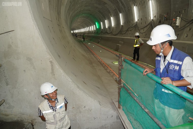 Thủ tướng thị sát dự án tuyến metro đầu tiên của TPHCM ảnh 8