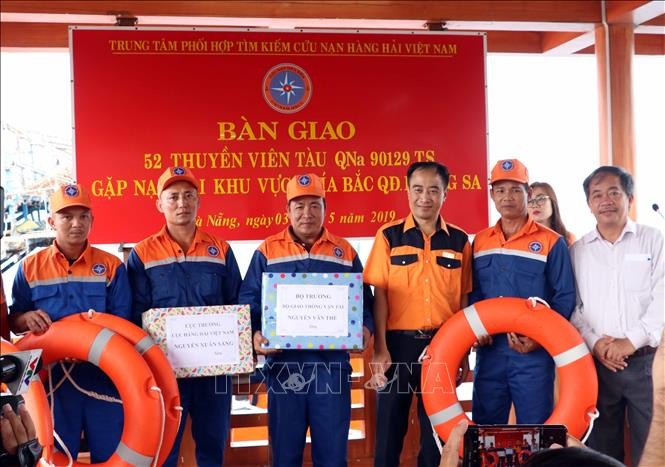 Vượt đêm tối cứu 52 thuyền viên gặp nạn tại khu vực quần đảo Hoàng Sa ảnh 4