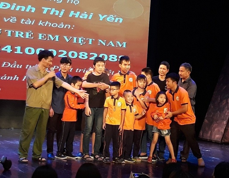 Xúc động đêm nghệ thuật ủng hộ nạn nhân vụ tai nạn ở hầm Kim Liên ảnh 3