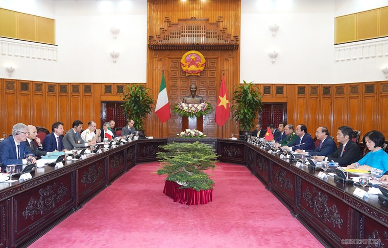 Thủ tướng Nguyễn Xuân Phúc đón, hội đàm với Thủ tướng Italy ảnh 6