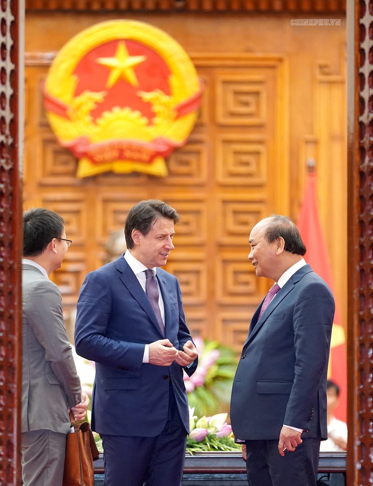 Thủ tướng Nguyễn Xuân Phúc đón, hội đàm với Thủ tướng Italy ảnh 9