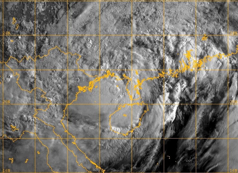 CẬP NHẬT: Bão đổ bộ Quảng Ninh - Nam Định, mưa lớn tới 400mm; nước dâng 4,0-4,5m ảnh 2