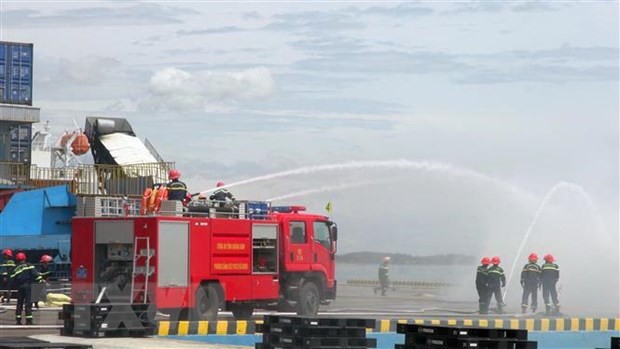 Nâng cao kỹ năng tác chiến xử lý khủng bố, bảo đảm an ninh cảng biển ảnh 2