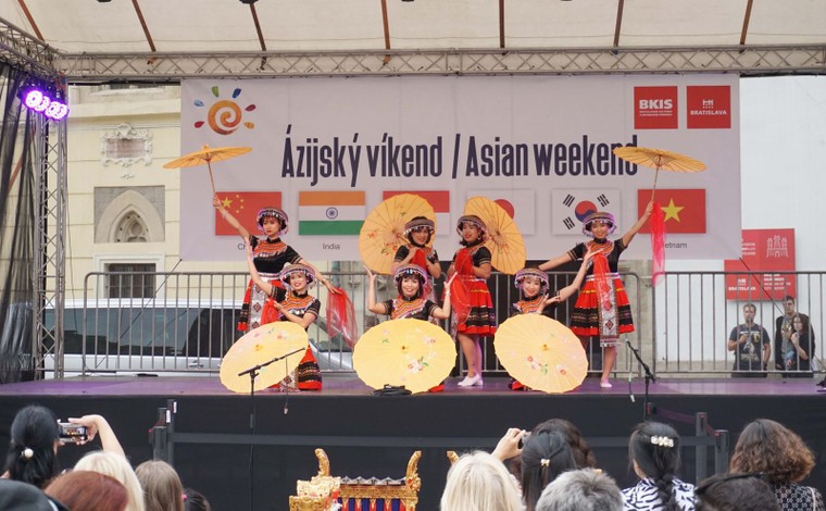 Đậm nét văn hóa Việt Nam trong lễ hội 'Asian Weekend 2019' ở Slovakia ảnh 2