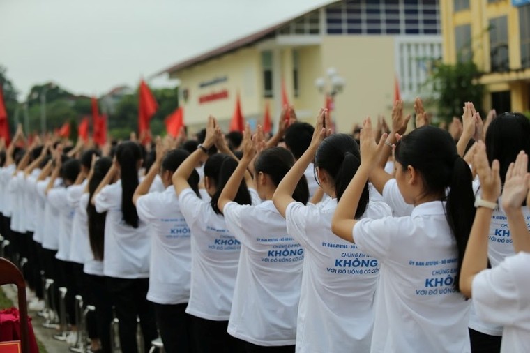 Phát động chương trình 'Học sinh nói không với đồ uống có cồn' ảnh 2