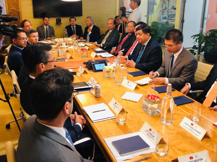 Tổ biên tập Tiểu ban Kinh tế - Xã hội Đại hội XIII của Đảng nghiên cứu thực tiễn chính sách của Mỹ ảnh 5