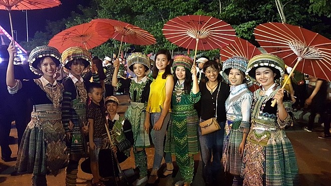 Ấn tượng màn đại Xòe Thái khai mạc Lễ hội văn hóa, du lịch Mường Lò 2019 ảnh 5