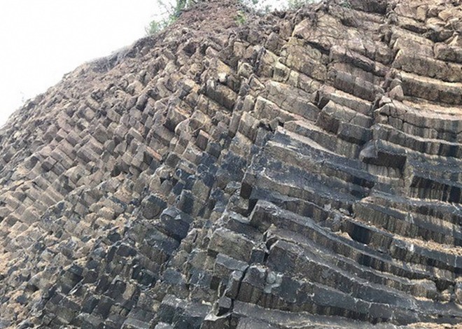 Phát hiện 'Gành Đá Đĩa trên cạn' với kết cấu địa chất độc đáo ảnh 2