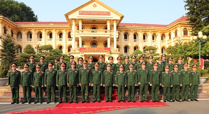 Triển khai quyết định điều động, bổ nhiệm nhân sự cao cấp của quân đội ảnh 3