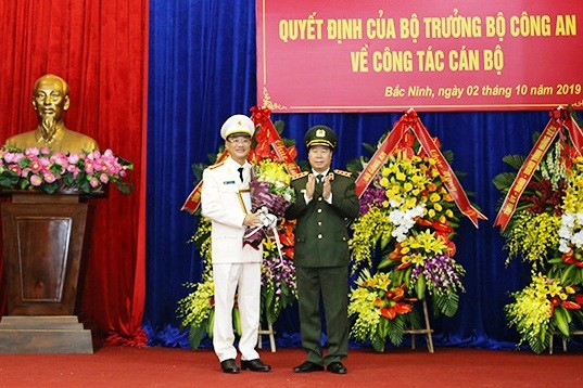 Trao quyết định bổ nhiệm 2 tân Giám đốc Công an tỉnh ảnh 1