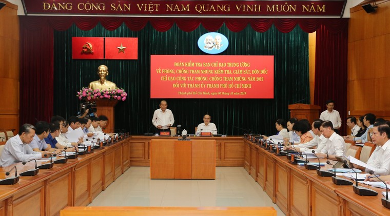Phó Thủ tướng Thường trực làm việc với TPHCM về phòng, chống tham nhũng ảnh 1