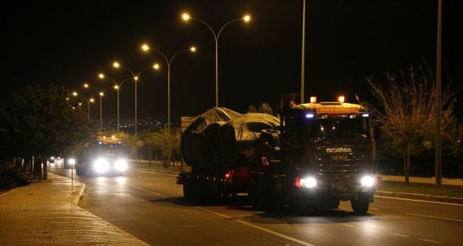 Thổ Nhĩ Kỳ ồ ạt dồn quân đến biên giới Syria ảnh 2