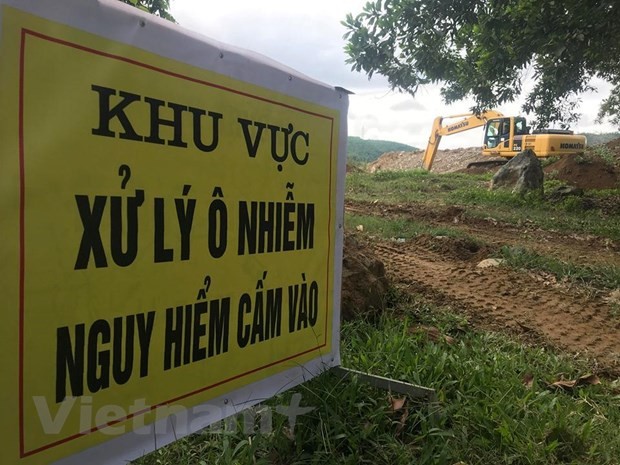 Vụ xả dầu thải đầu nguồn nước: Dùng vi sinh vật 'ăn dầu' xử lý ảnh 1