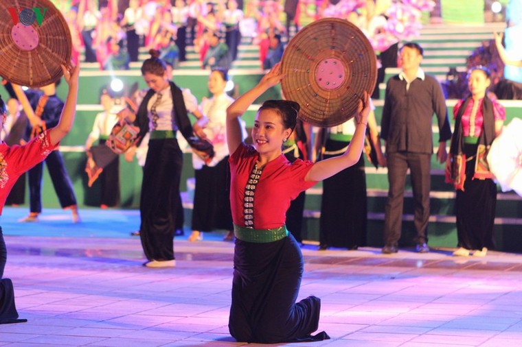 Khai mạc Ngày hội văn hóa dân tộc Thái lần thứ II ảnh 3