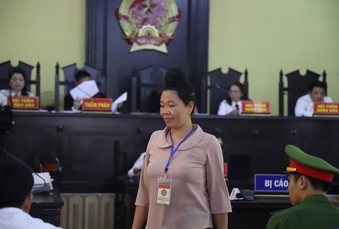 Gian lận thi Sơn La: Khởi tố vụ đưa - nhận hối lộ, bắt giam cựu PGĐ Sở ảnh 1