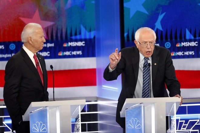 Các ứng viên Dân chủ tranh luận về cách đánh bại TT Trump ảnh 1