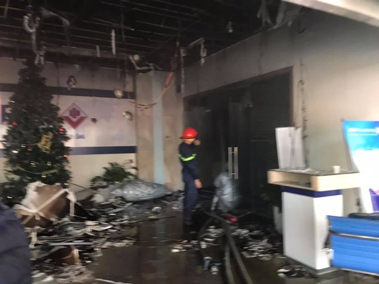 Hà Nội: Xảy cháy tại Ngân hàng BIDV Nguyễn Chí Thanh ảnh 1