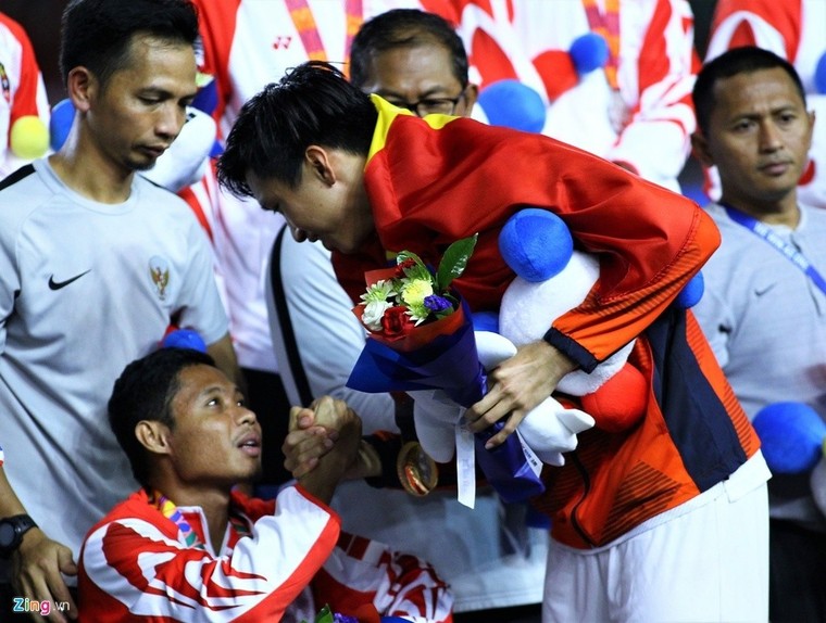 Tiền vệ Evan Dimas chính thức lên tiếng sau lời xin lỗi của Văn Hậu ảnh 2