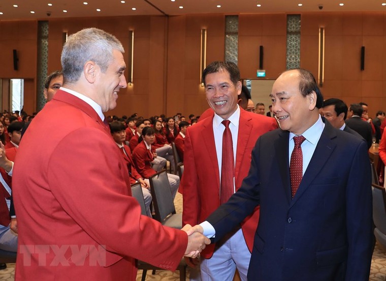 Thủ tướng gặp VĐV, huấn luyện viên đạt thành tích cao tại SEA Games 30 ảnh 3